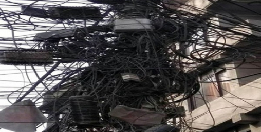अव्यवस्थित इन्टरनेटको तार काट्ने अभियान सुरु